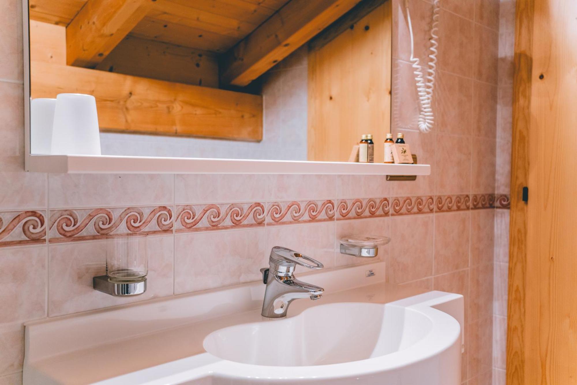 Garni Hotel Belalp Santa Cristina Val Gardena Dış mekan fotoğraf